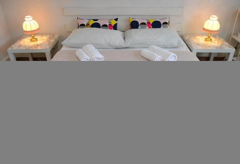 اتاق استاندارد یک تخته با سرویس بهداشتی مشترک, My Way