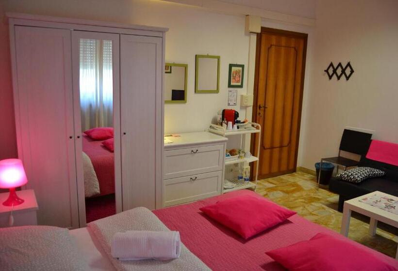 اتاق استاندارد یک نفره, My Way