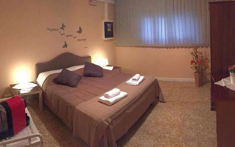 اتاق استاندارد با سرویس بهداشتی مشترک, My Way