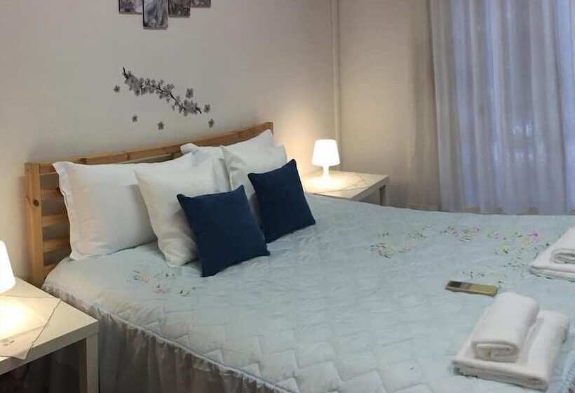 اتاق استاندارد یک تخته با سرویس بهداشتی مشترک, My Way