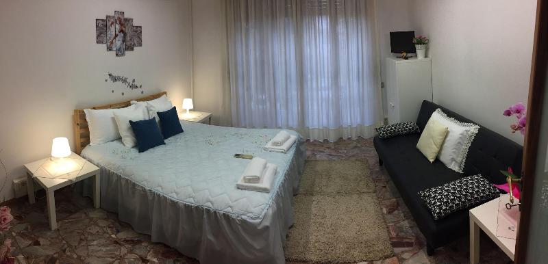 اتاق استاندارد یک نفره, My Way