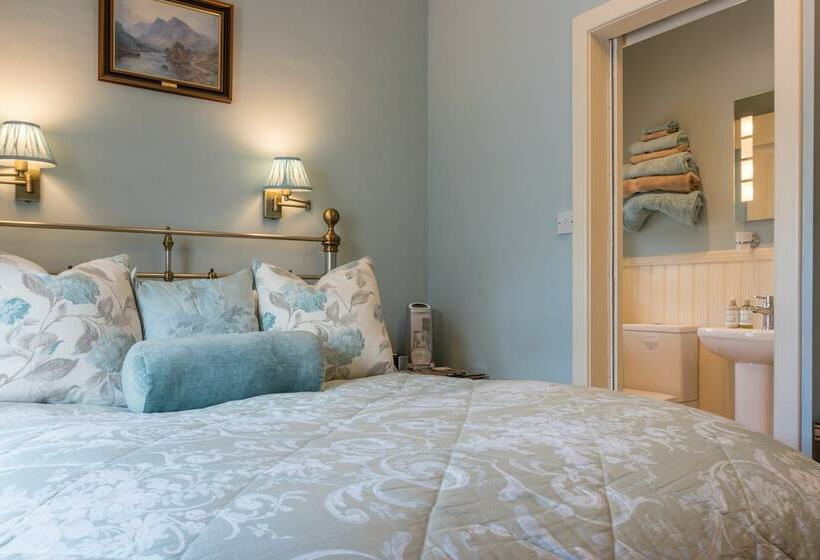 חדר סטנדרט, The Hill