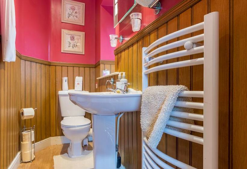 חדר סטנדרט, The Hill