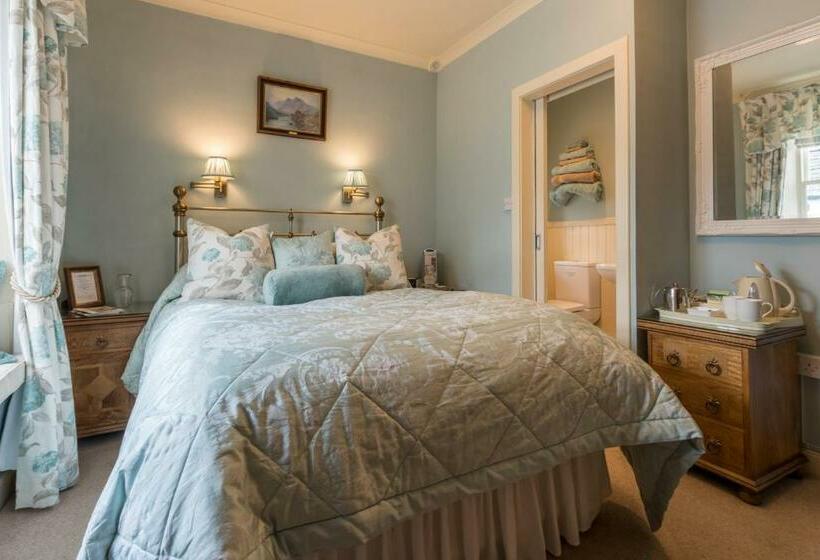 חדר סטנדרט, The Hill