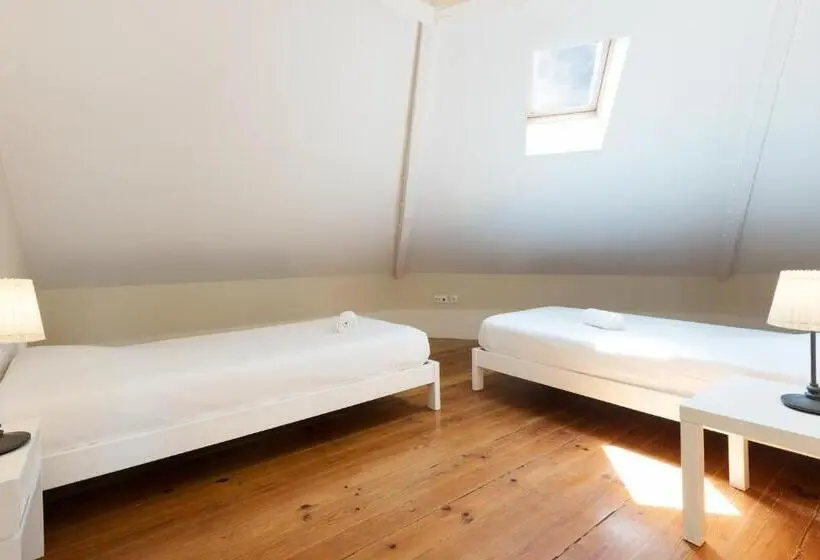 اتاق استاندارد با سرویس بهداشتی مشترک, Best Guest Porto Hostel