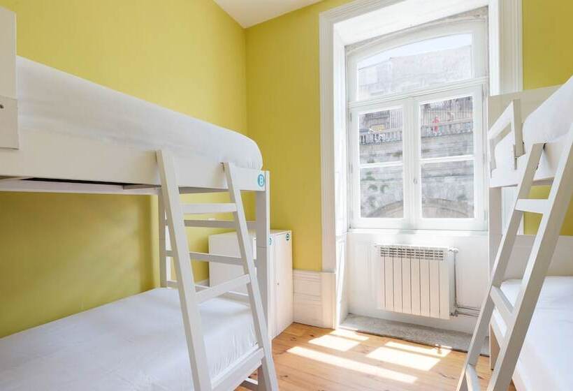تختخواب در اتاق مشترک, Best Guest Porto Hostel