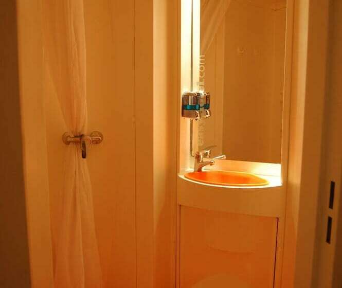 Номер Economy, Easyhotel South Kensington