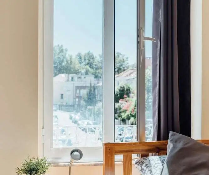 اتاق استاندارد چهار تخته, Swissporto Guest House
