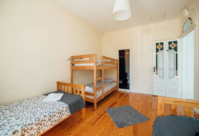 اتاق استاندارد چهار تخته, Swissporto Guest House