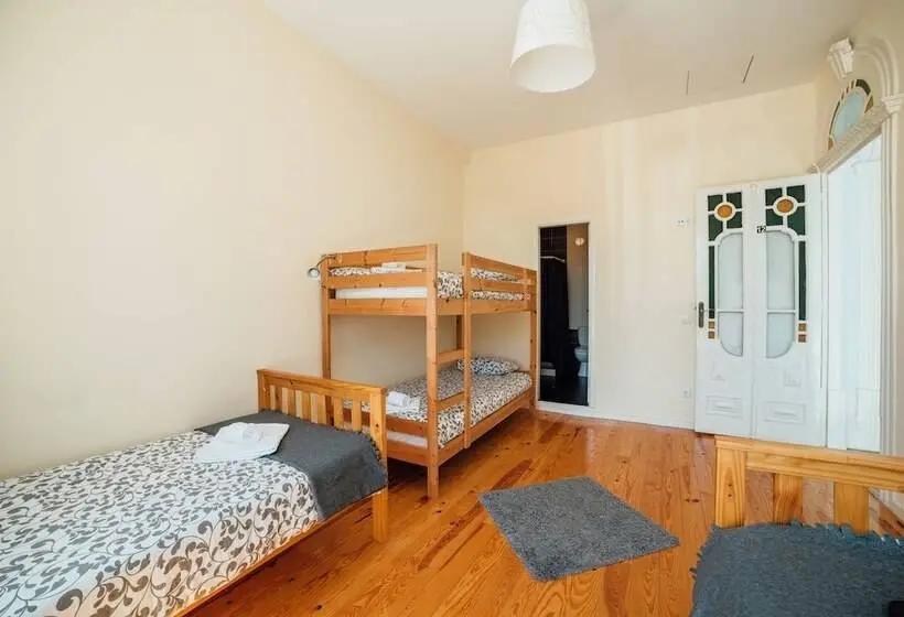 اتاق استاندارد چهار تخته, Swissporto Guest House