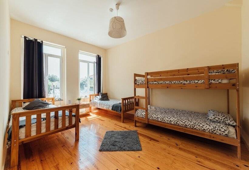 اتاق استاندارد چهار تخته, Swissporto Guest House