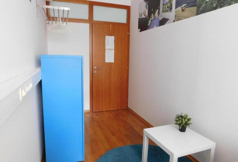 غرفة قياسية فردية حمام مشترك, Hostel Bureau