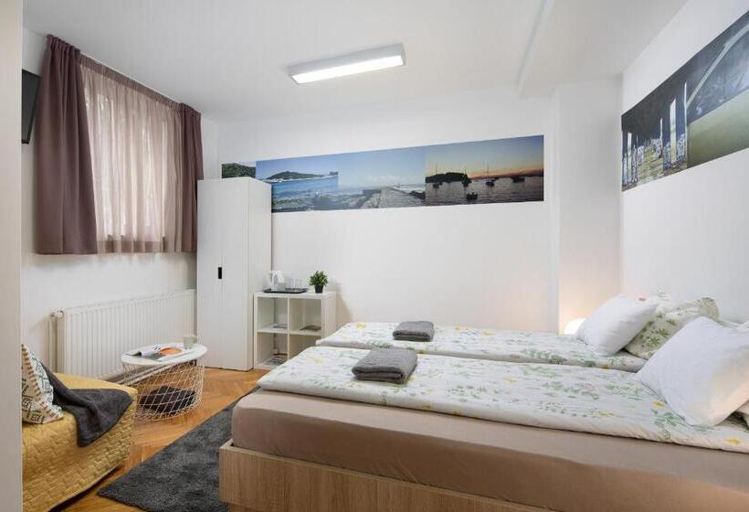 غرفة ديلوكس, Hostel Bureau