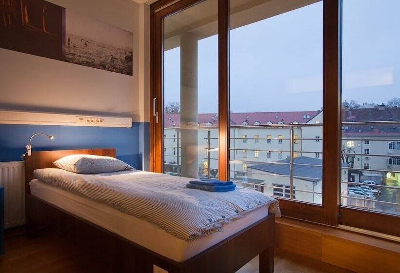 غرفة قياسية فردية حمام مشترك, Hostel Bureau