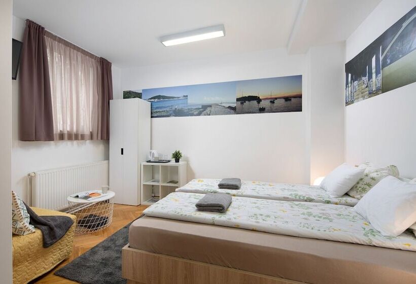 غرفة قياسية, Hostel Bureau