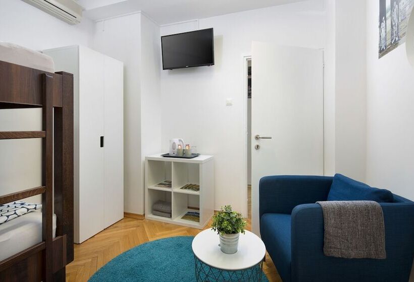 غرفة قياسية, Hostel Bureau