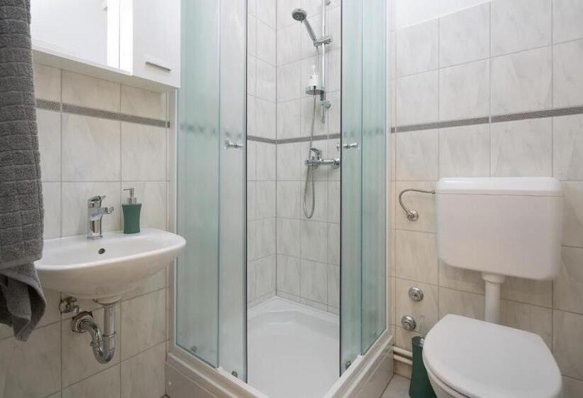 غرفة ديلوكس, Hostel Bureau