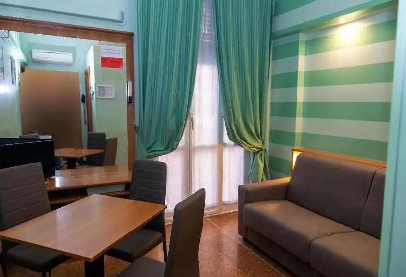 آپارتمان 1 خوابه با بالکن, Albergo Glory