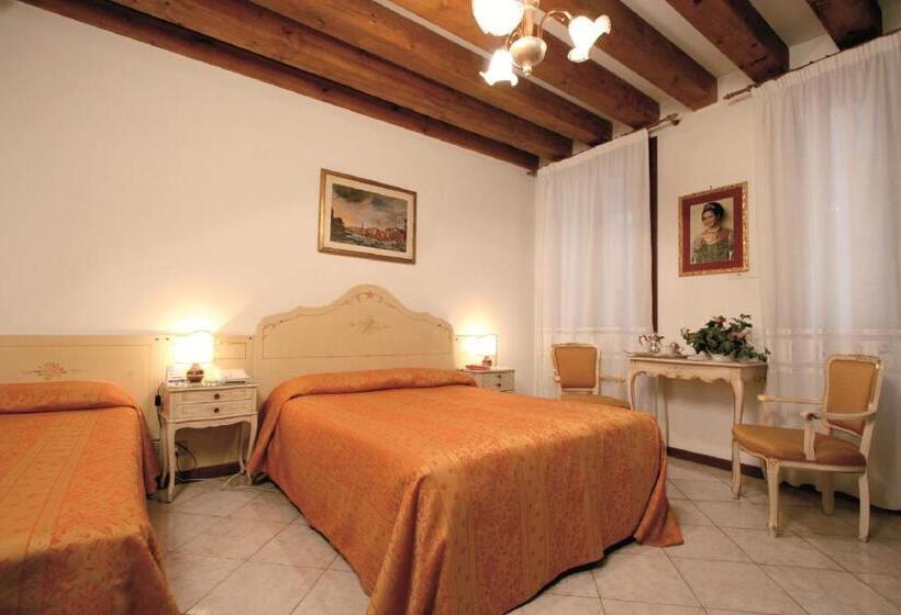 Quarto Triplo Standart, At Leonard