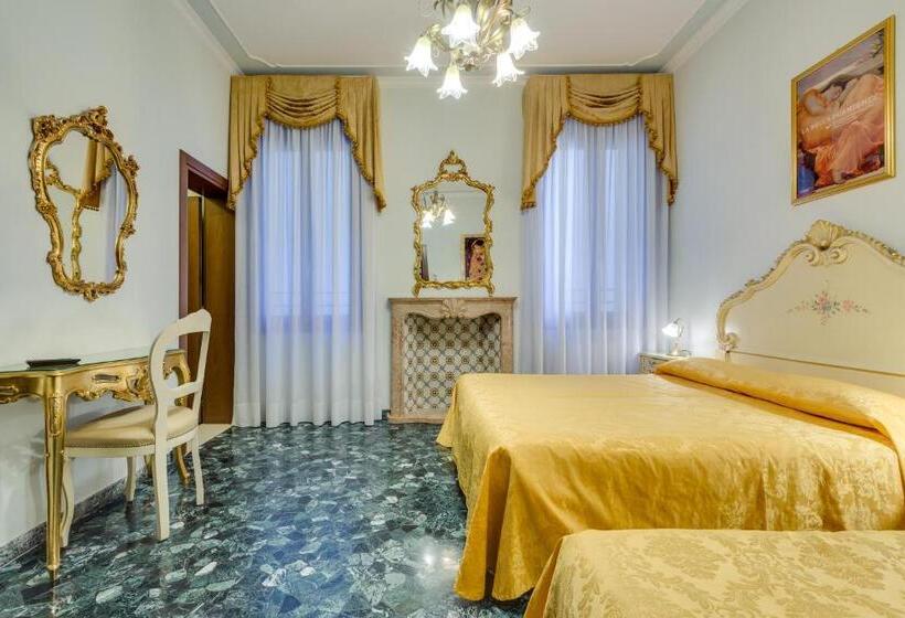 Quarto Triplo Standart, At Leonard