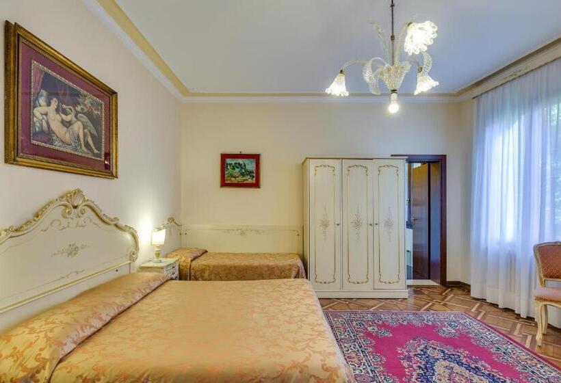 Quarto Quádruplo Standard, At Leonard