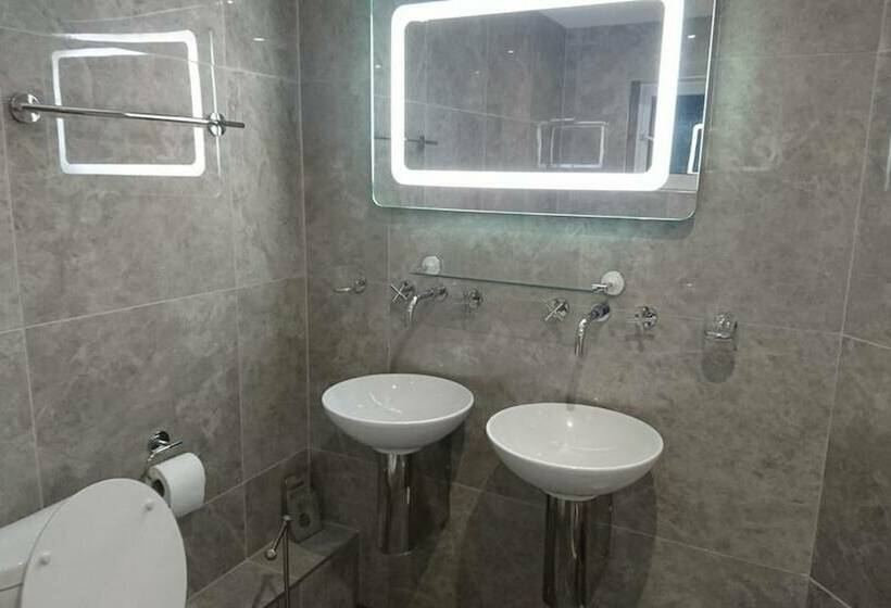 Студия Стандарт, Avis