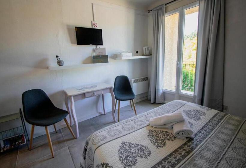 标准房带园景, Carina