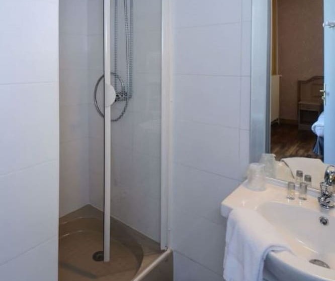 חדר סטנדרט לשלושה, Cit Hôtel La Résidence