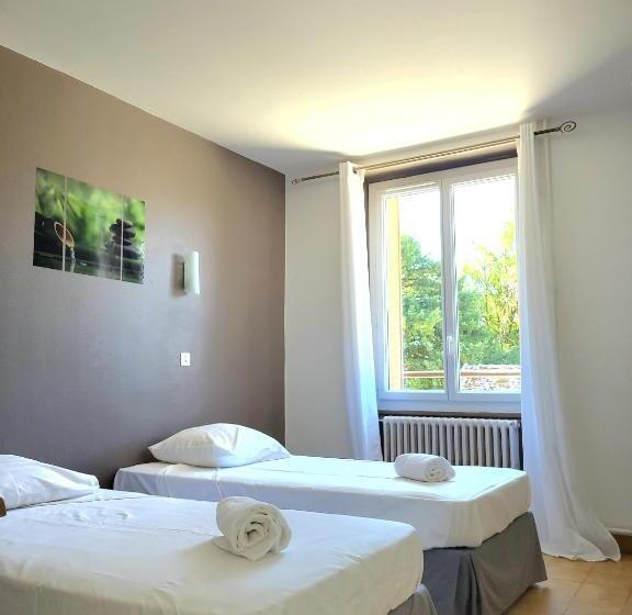 Номер Стандарт, Cit Hôtel La Résidence