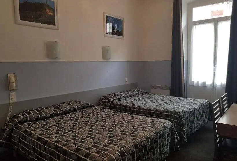 اتاق استاندارد چهار تخته, Hôtel Saint Sébastien