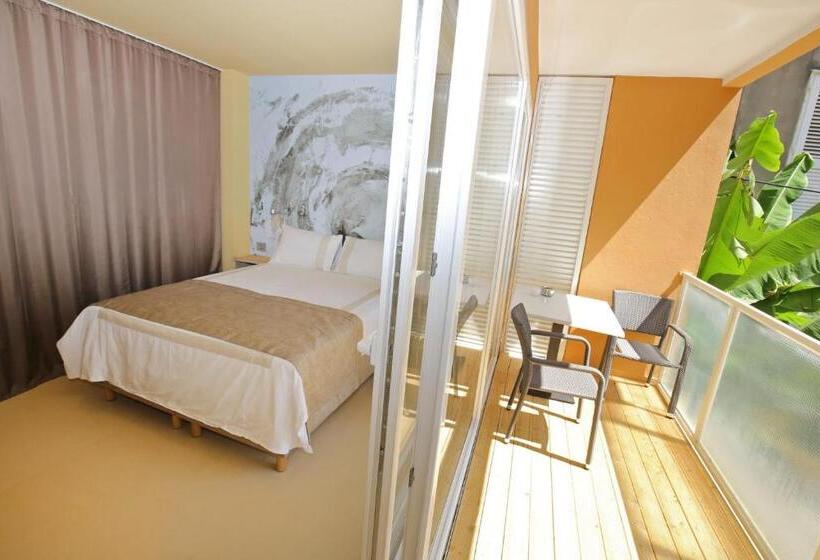 带阳台的豪华间, Kai Boutique Studio & Rooms