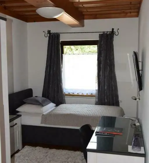 Standard Yhden Hengen Huone, Landgasthof Steinmühl Hofbauer Frühstückspension Und Campingplatz