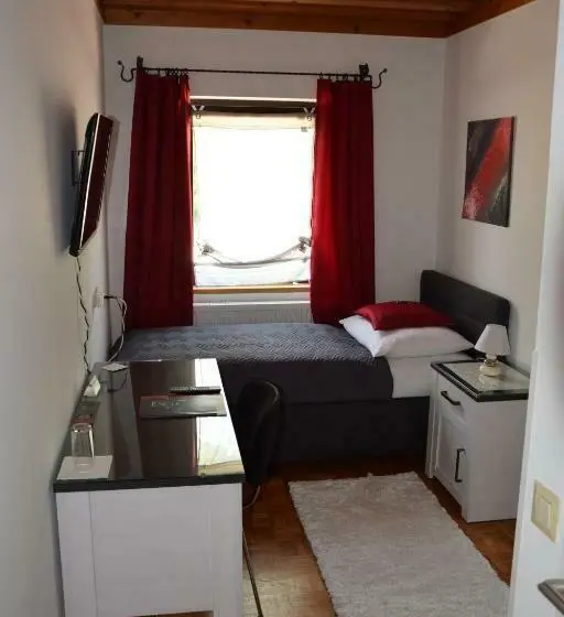 Standard Yhden Hengen Huone, Landgasthof Steinmühl Hofbauer Frühstückspension Und Campingplatz