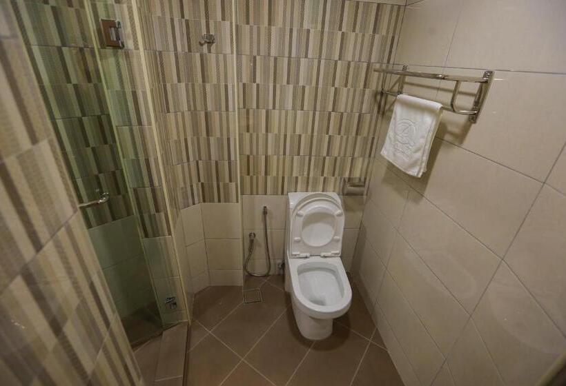 غرفة تنفيذية, Pantai Regal