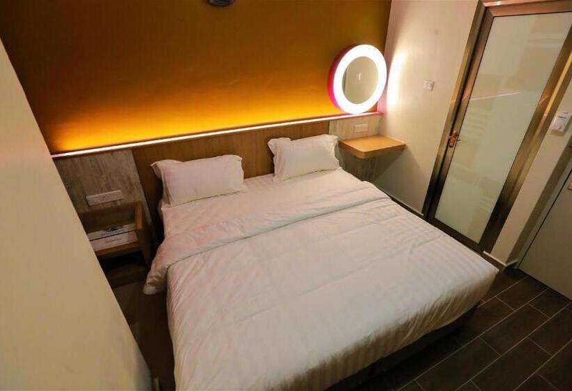 חדר דחוקס עם מיטת קינג, Pantai Regal