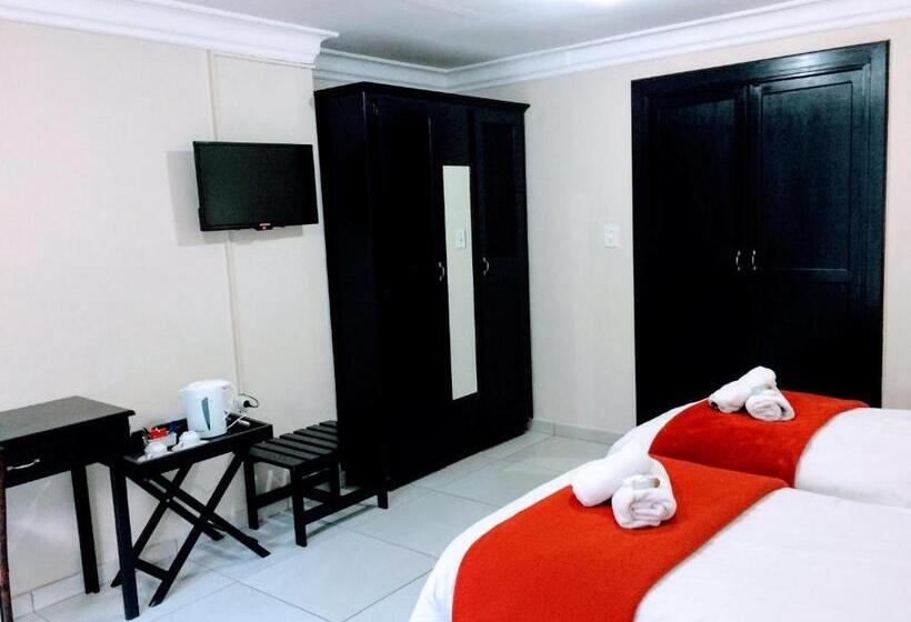 Номер Deluxe Вид на Бассейн, Polokwane Place