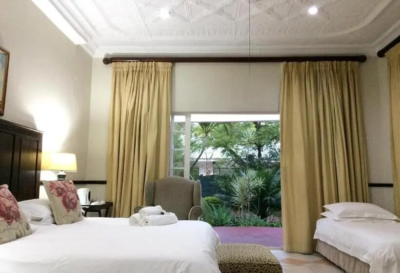 デラックストリプルルーム, Polokwane Place