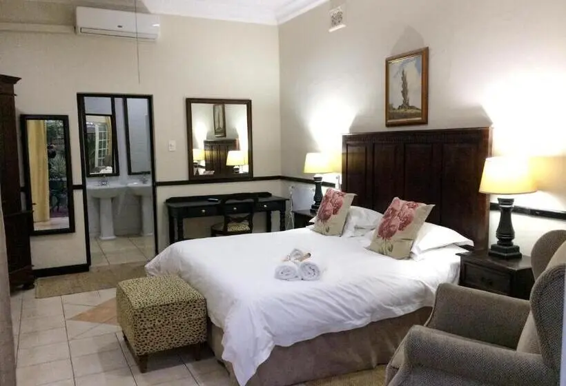 デラックストリプルルーム, Polokwane Place