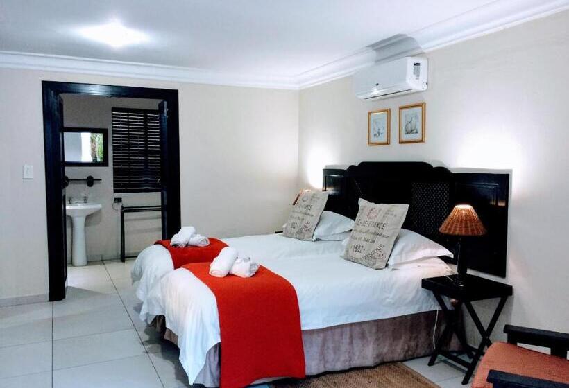 Номер Deluxe Вид на Бассейн, Polokwane Place