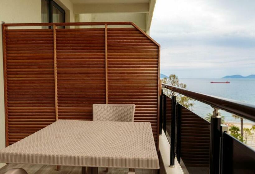 חדר סטנדרט עם מרפסת, Regina City Hotel & Spa