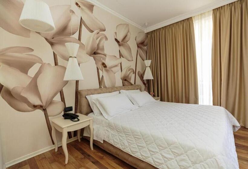 סוויטת ג'וניור עם מרפסת, Regina City Hotel & Spa