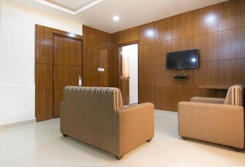 Studio Standard, Shoba Tulip