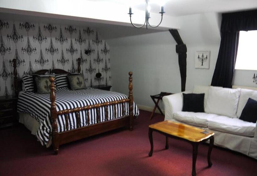 行政房间, The Bell