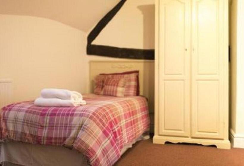 חדר משפחתי, The Bell