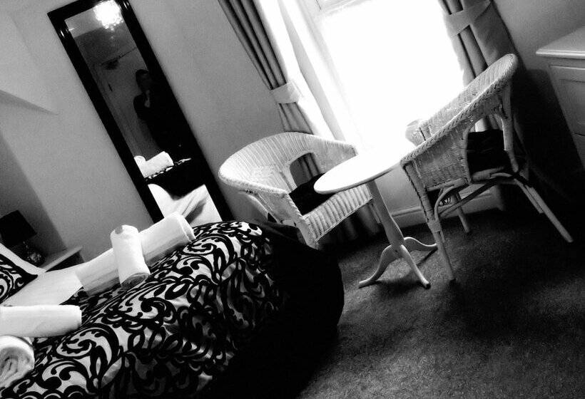 اتاق لوکس, The Heidi Bed & Breakfast