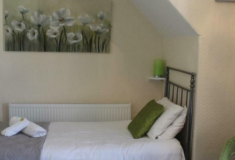 اتاق استاندارد سه نفره, The Heidi Bed & Breakfast