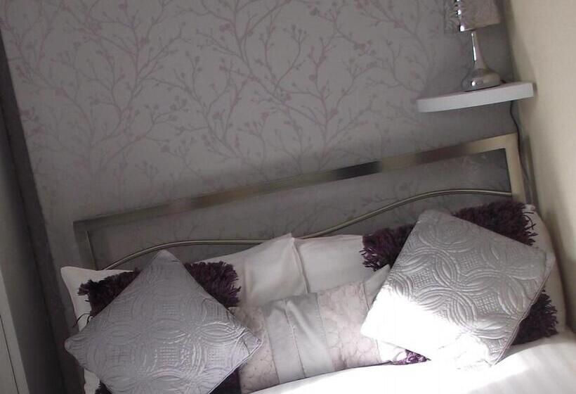 اتاق استاندارد, The Heidi Bed & Breakfast