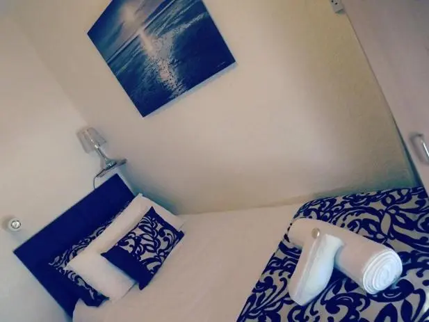 バスルーム共有のシングルスタンダード, The Heidi Bed & Breakfast