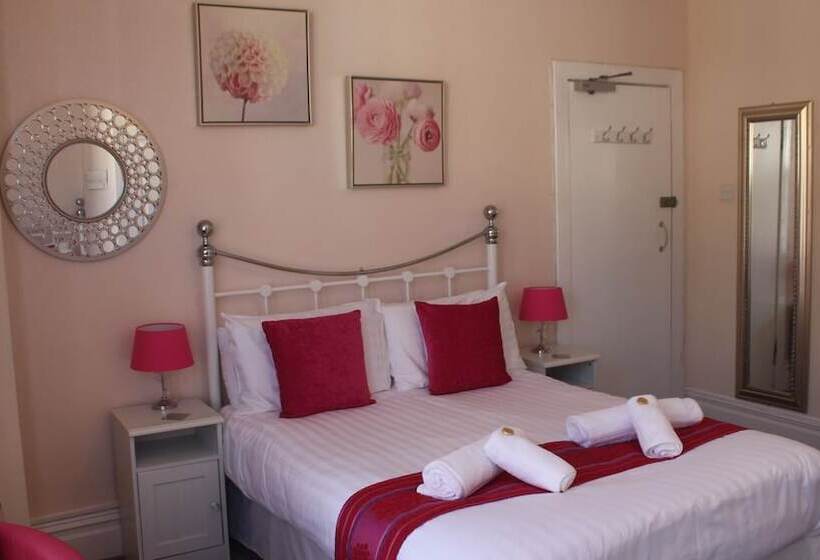 غرفة قياسية ثلاثية, The Heidi Bed & Breakfast