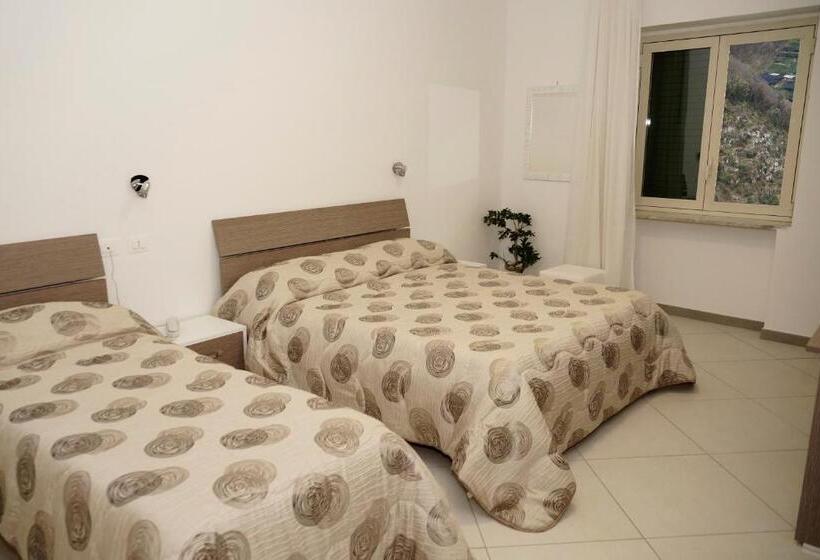 חדר סטנדרט לארבעה, Valleverde